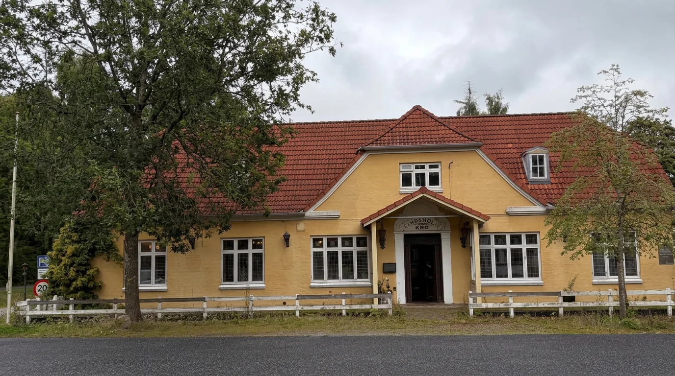 Rindsholm Kros historiske facade og hovedindgang
